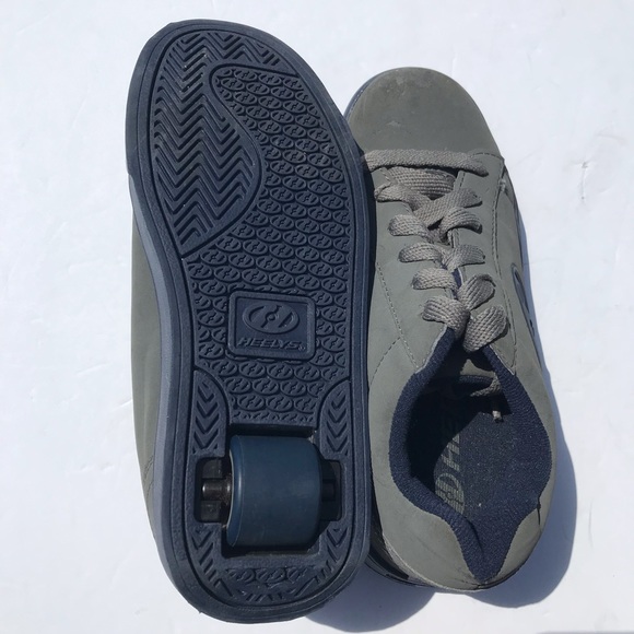 Heelys Boys Size 4 - Picture 6 of 9
